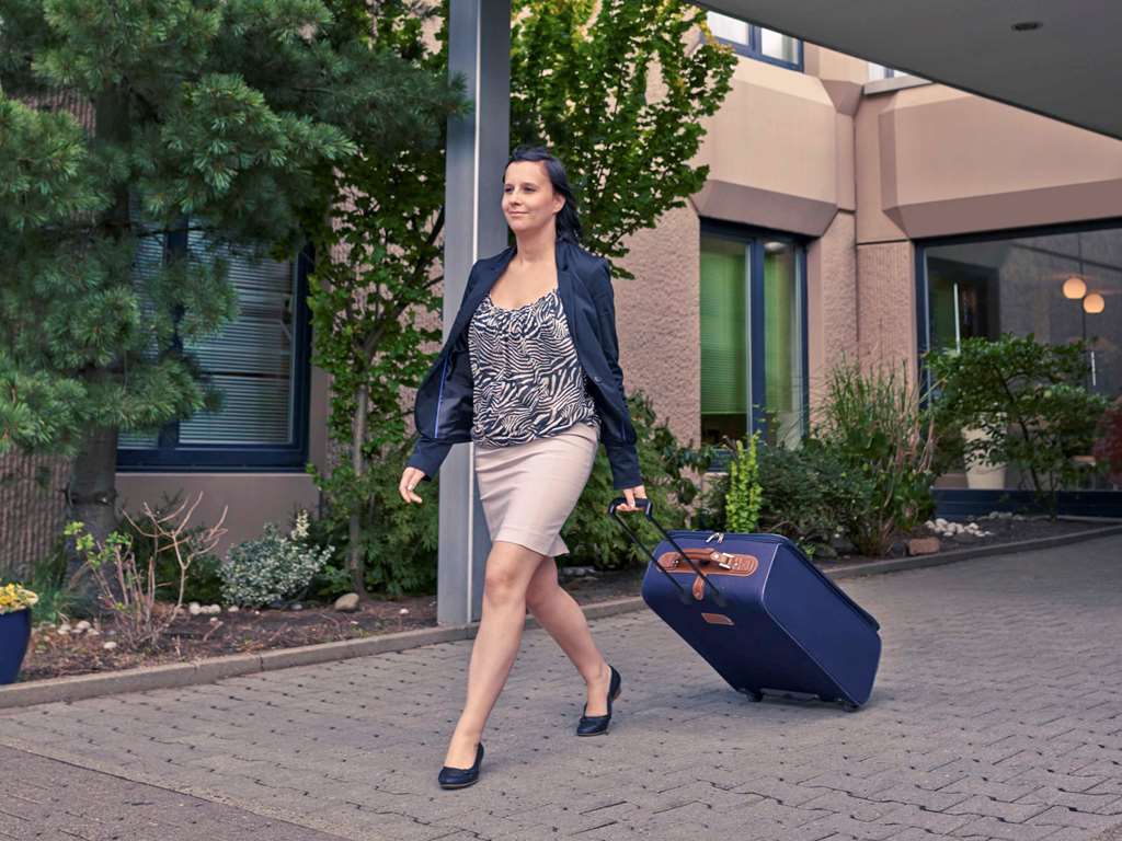 Mercure Airport Hotel Berlin Tegel Exterior foto