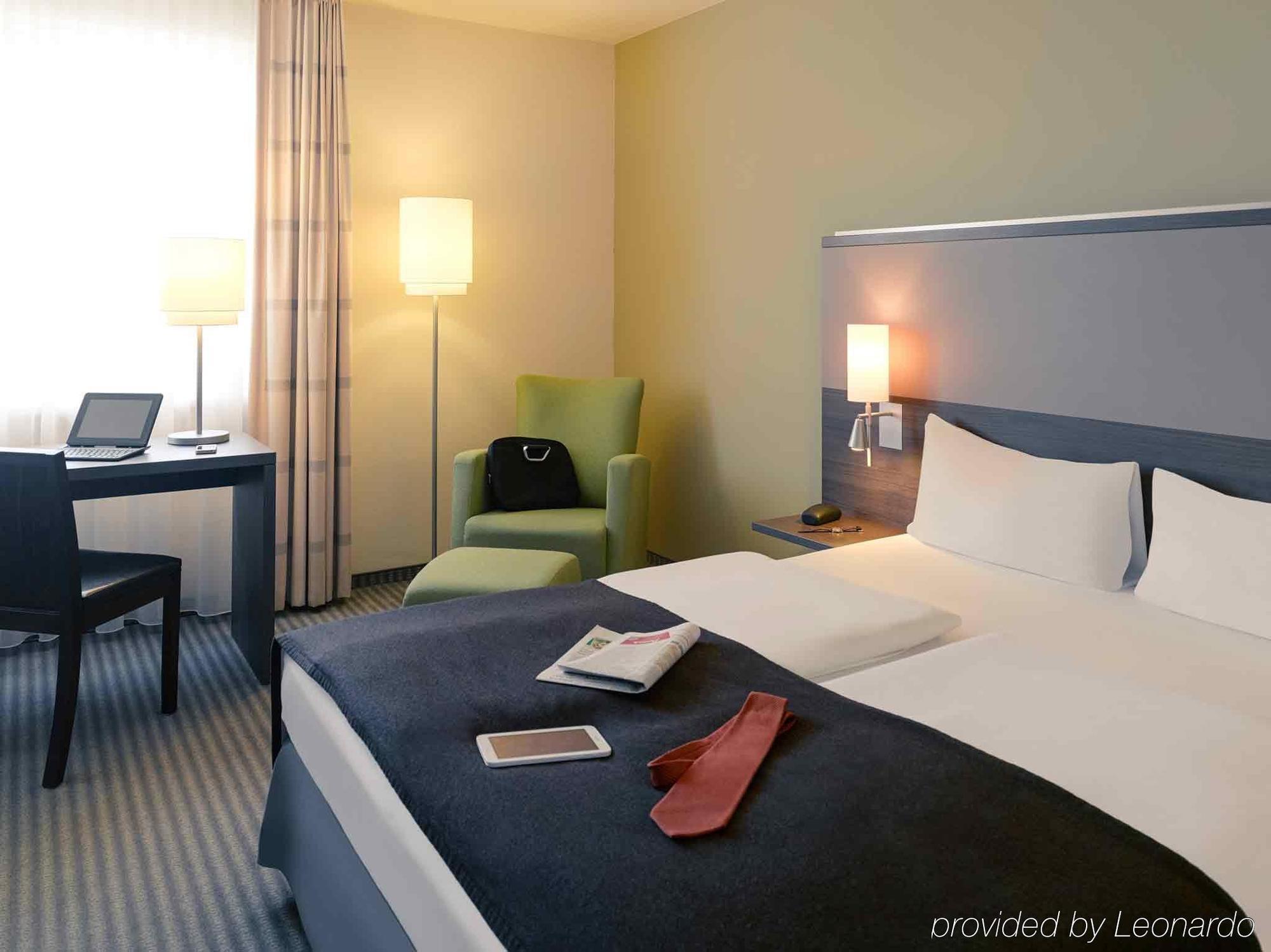 Mercure Airport Hotel Berlin Tegel Exterior foto