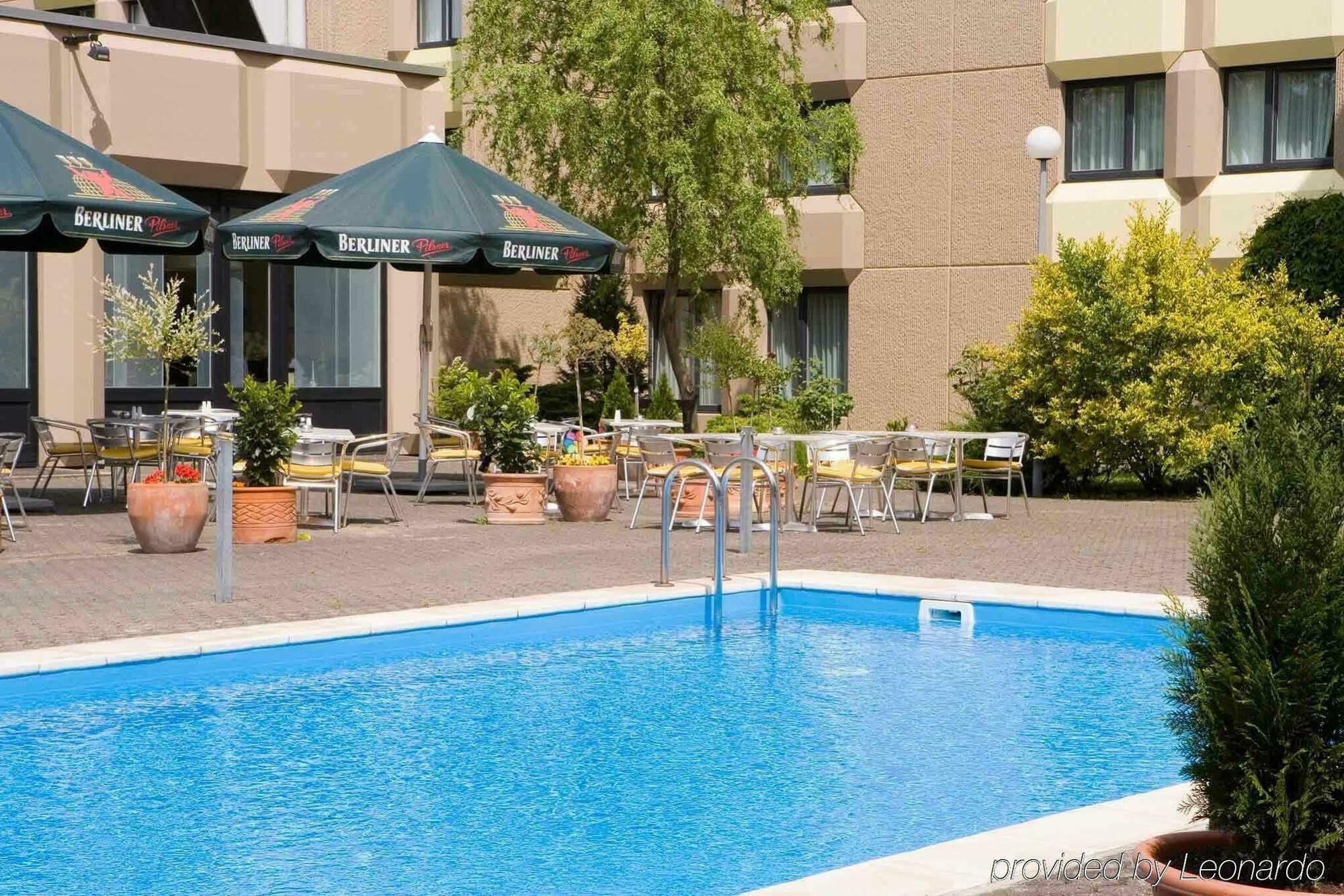 Mercure Airport Hotel Berlin Tegel Exterior foto